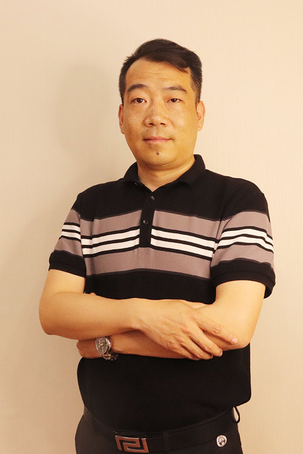 高陵冯少坤 本科学历,毕业于陕西师范大学