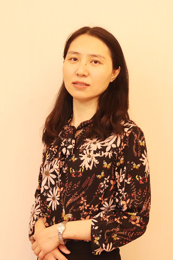高陵王晓娜 研究生学历,毕业于华南师范大学